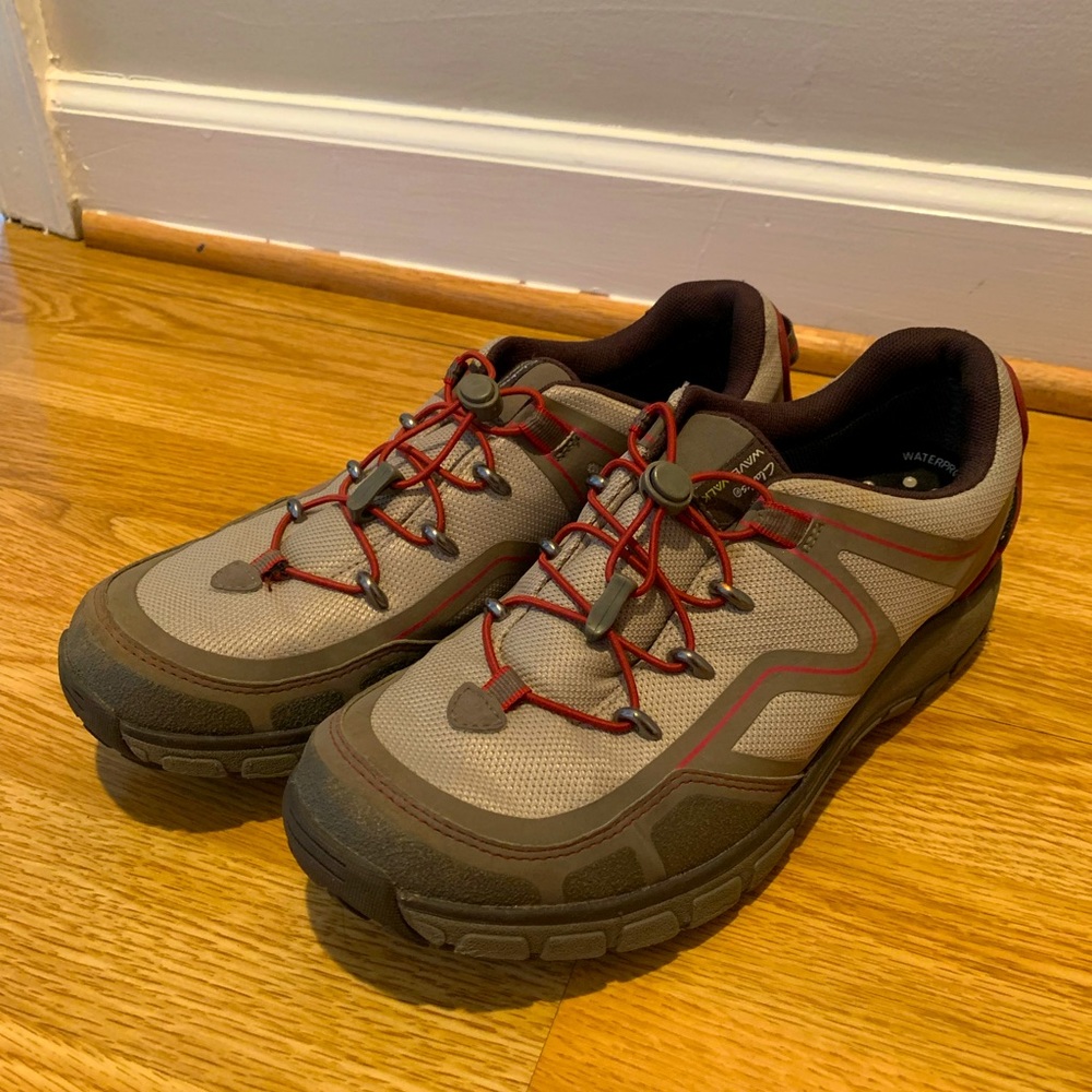 Clark’s wave walk athletic shoes